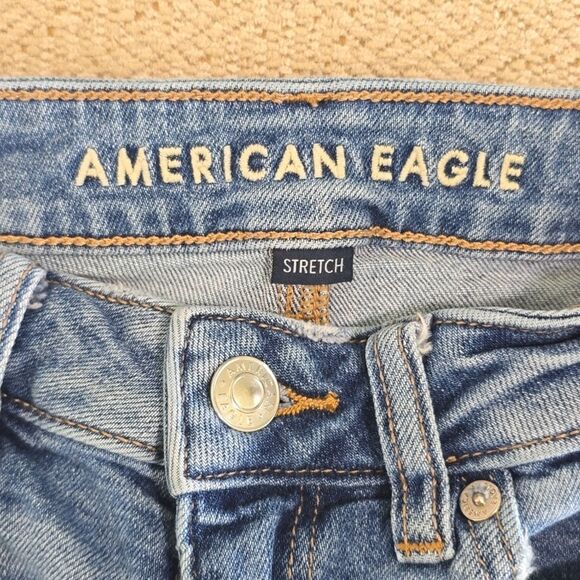 American Eagle Mom Short Cuffed Hem Shorts - Size 2 - Picture 3 of 13